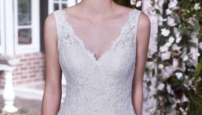 Vestido Romântico em Renda Marfim